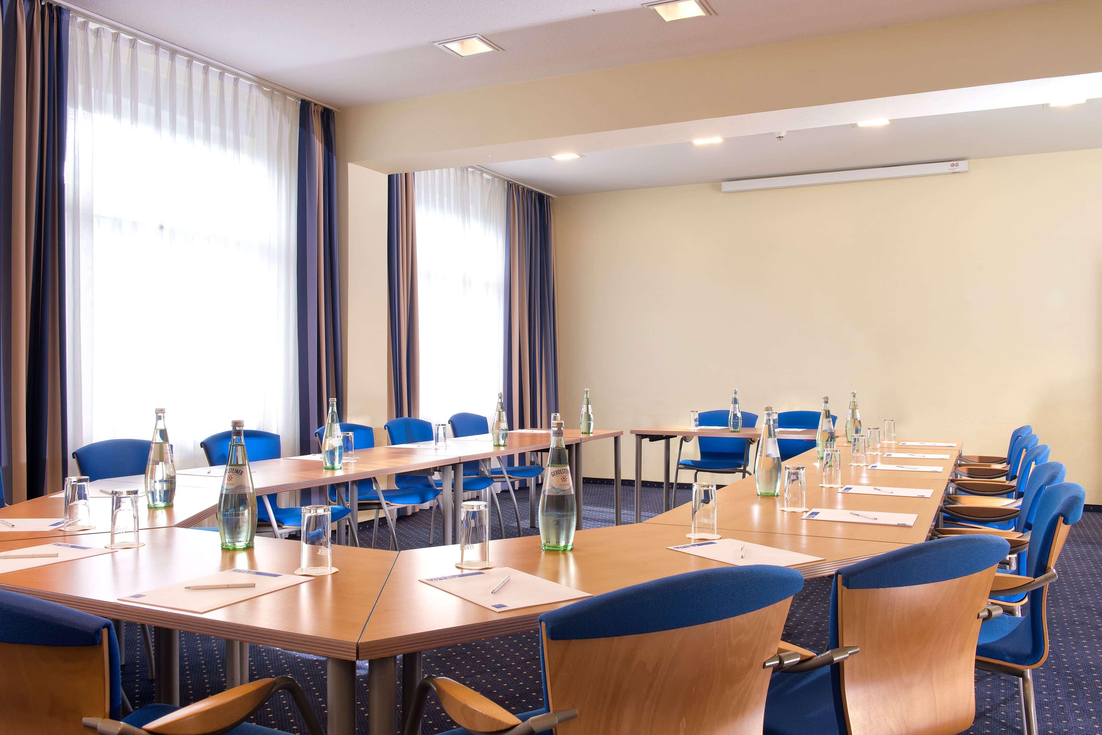 מלון Tryp By Wyndham Luebeck Aquamarin מראה חיצוני תמונה